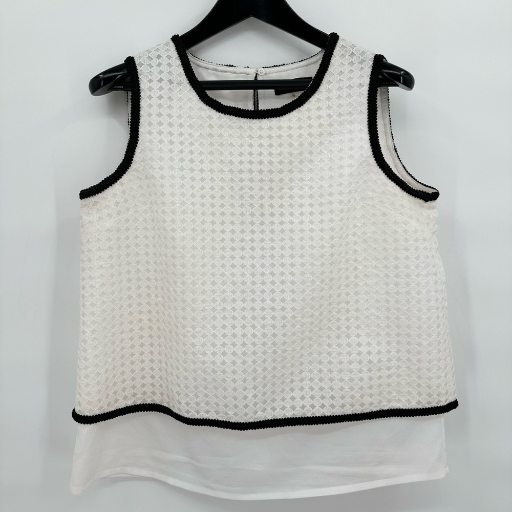 Karl Lagerfeld Paris sleeveless top Sz XL, Knit geometric shapes with split back